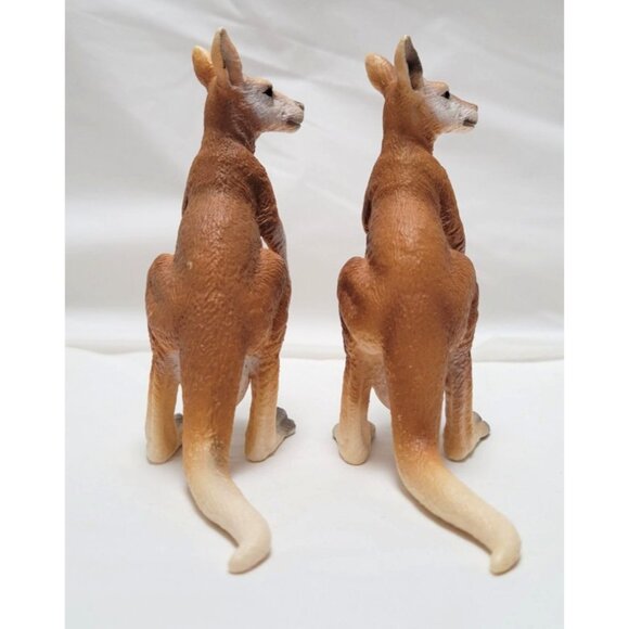 Schleich Vintage 2000 Pair of Kangaroos With Joey Resin Figurines Toys #14174 - Picture 5 of 7